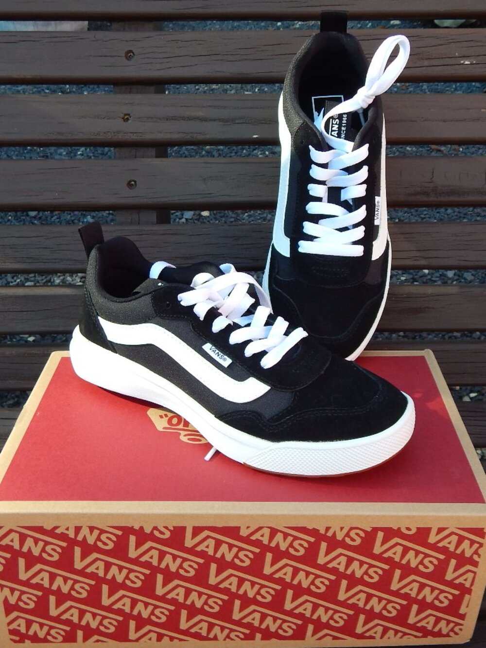 VANS Range EXP Sneakers Womens Size 7.5 US Black Mesh Suede Low Top LaceUp Shoes
